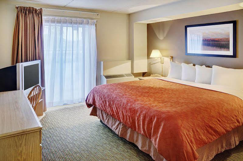 Thompson'S Best Value Inn & Suites מראה חיצוני תמונה
