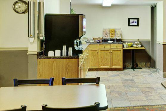 Thompson'S Best Value Inn & Suites מראה חיצוני תמונה