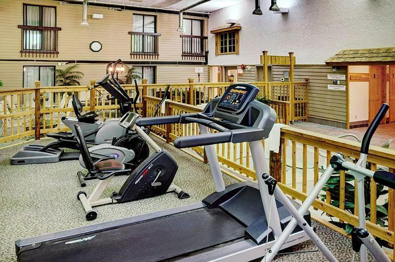 Thompson'S Best Value Inn & Suites מראה חיצוני תמונה